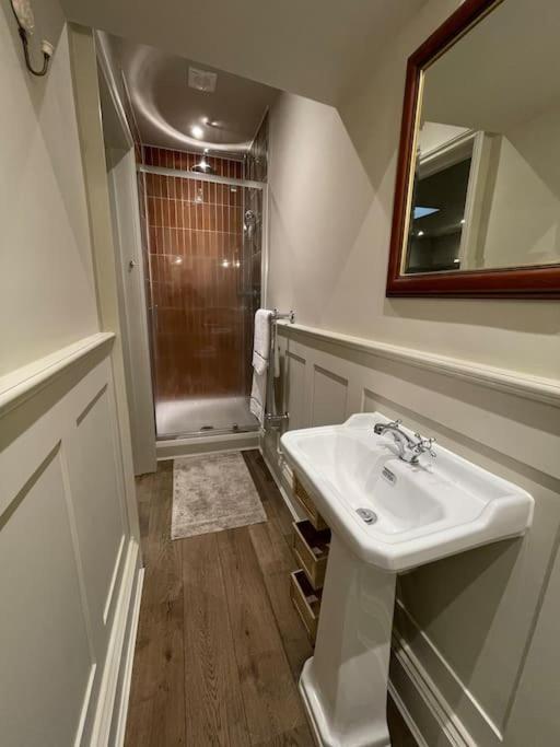 Peaceful Apartment In The Heart Of 프롬 외부 사진